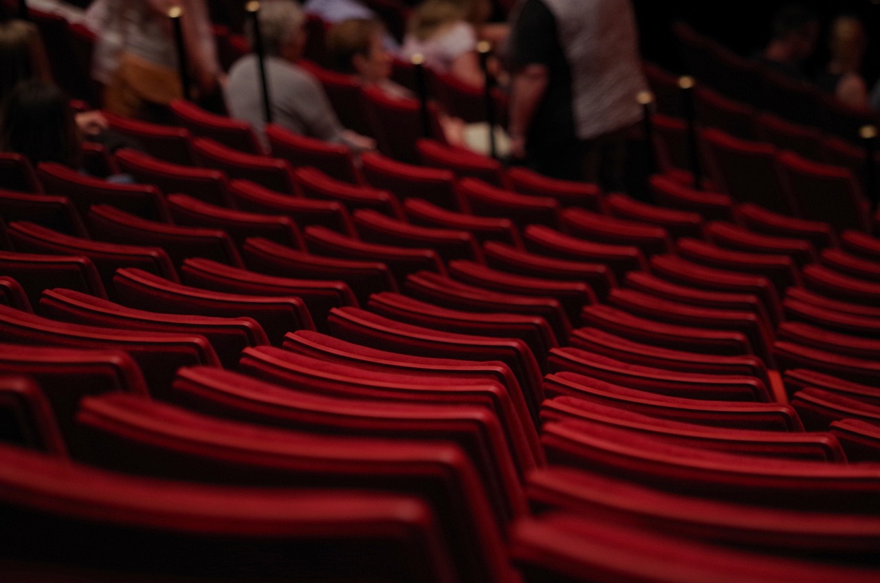 Wyjątkowa Propozycja na Dzień Matki: Teatr Komediowy w Warszawie