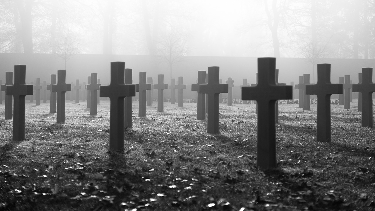 Wsparcie w trudnych chwilach – jak wybrać odpowiednie usługi pogrzebowe